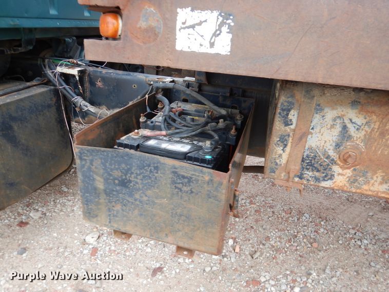 image for item DN5348 1985 Ford LNT8000  dump flatbed truck