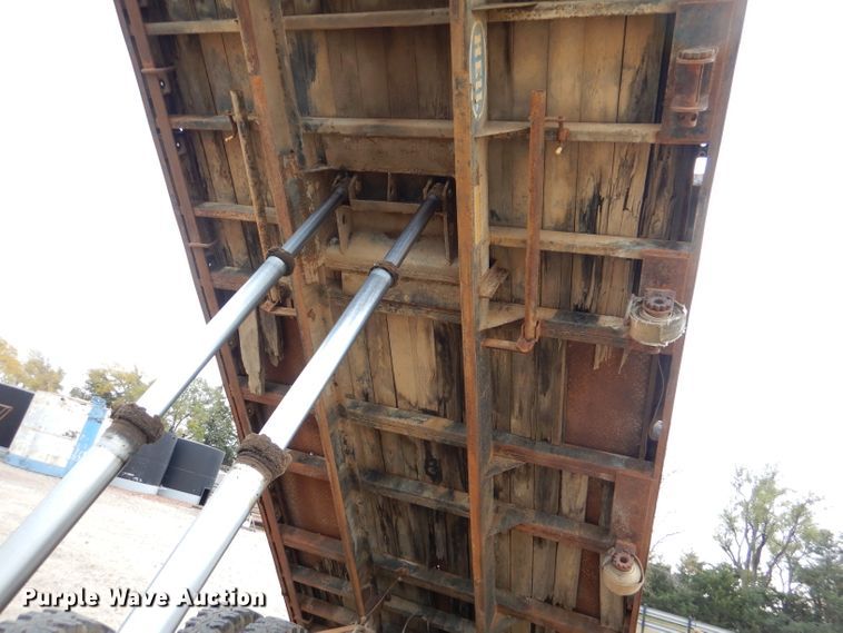 image for item DN5348 1985 Ford LNT8000  dump flatbed truck