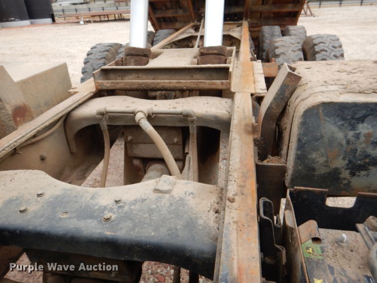 image for item DN5348 1985 Ford LNT8000  dump flatbed truck