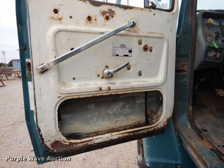 image for item DN5348 1985 Ford LNT8000  dump flatbed truck