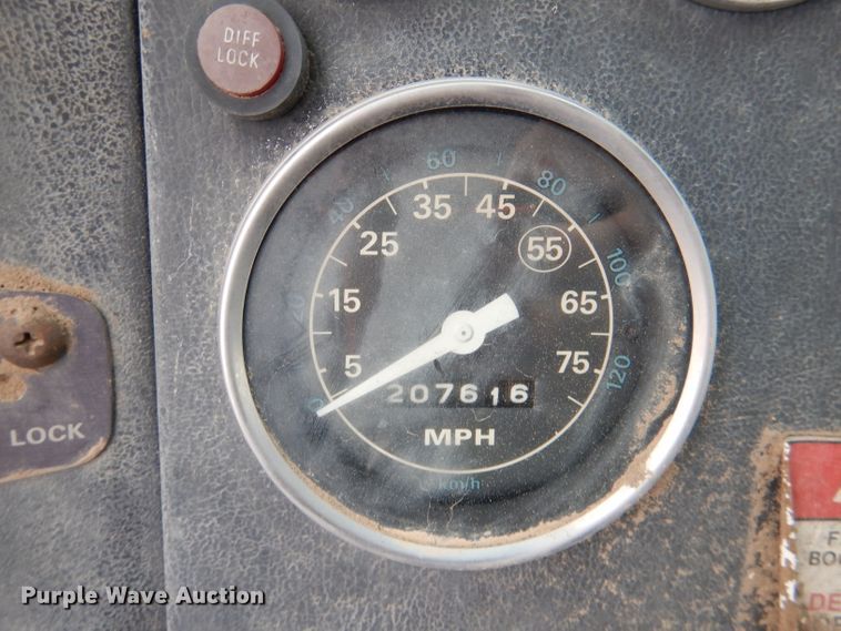 image for item DN5348 1985 Ford LNT8000  dump flatbed truck