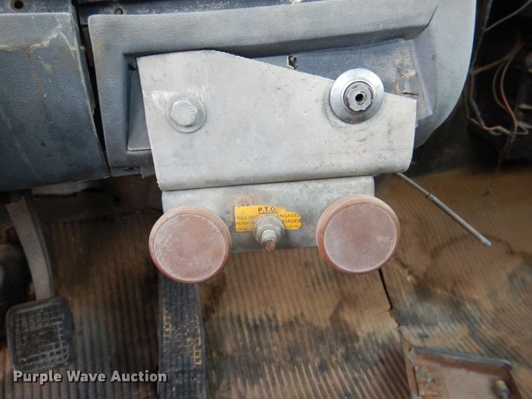 image for item DN5348 1985 Ford LNT8000  dump flatbed truck