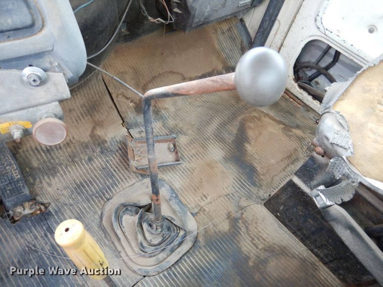 image for item DN5348 1985 Ford LNT8000  dump flatbed truck