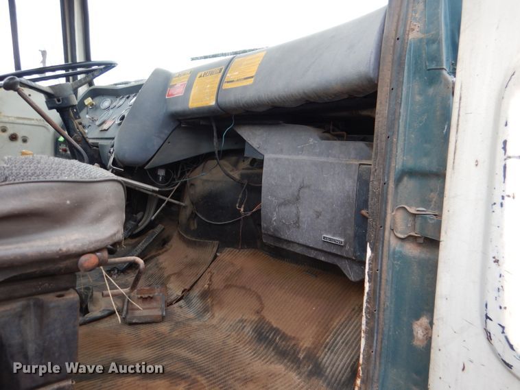 image for item DN5348 1985 Ford LNT8000  dump flatbed truck