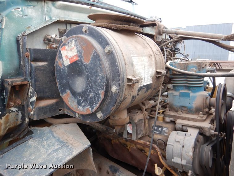 image for item DN5348 1985 Ford LNT8000  dump flatbed truck