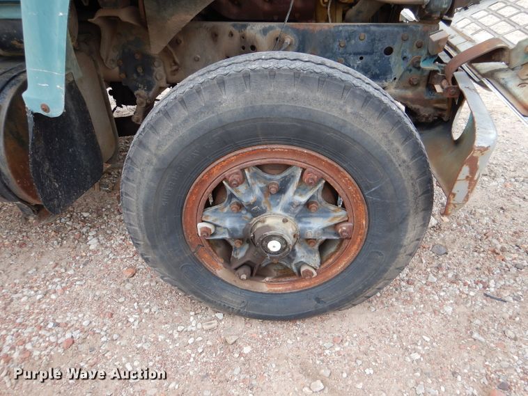 image for item DN5348 1985 Ford LNT8000  dump flatbed truck