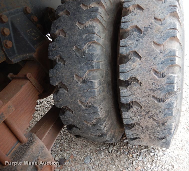 image for item DN5348 1985 Ford LNT8000  dump flatbed truck