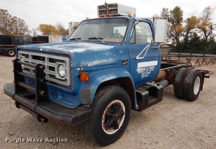 image for item DN5349 1980 GMC  truck cab and chassis