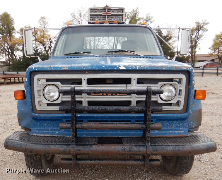 image for item DN5349 1980 GMC  truck cab and chassis