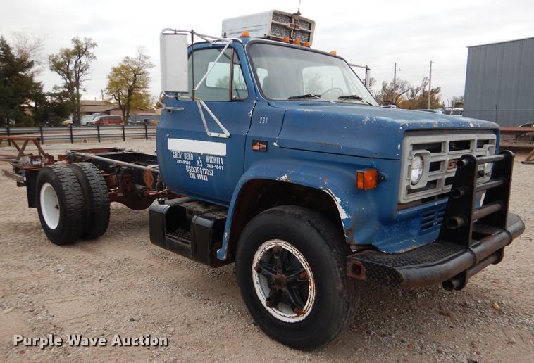 image for item DN5349 1980 GMC  truck cab and chassis