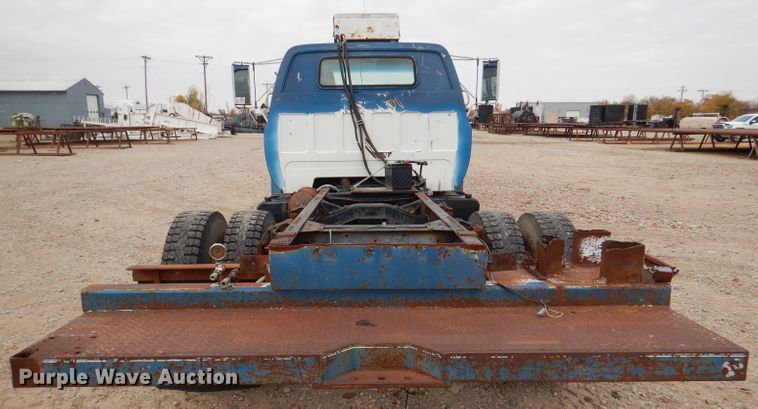 image for item DN5349 1980 GMC  truck cab and chassis
