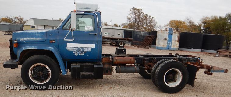 image for item DN5349 1980 GMC  truck cab and chassis