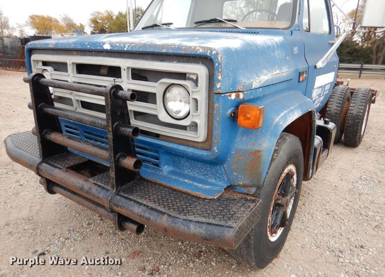 image for item DN5349 1980 GMC  truck cab and chassis