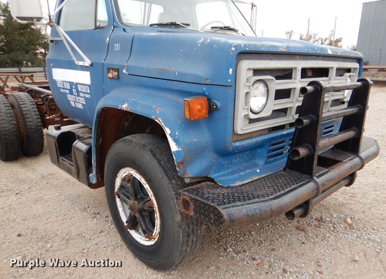 image for item DN5349 1980 GMC  truck cab and chassis