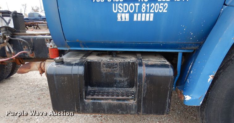 image for item DN5349 1980 GMC  truck cab and chassis