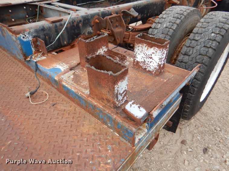 image for item DN5349 1980 GMC  truck cab and chassis