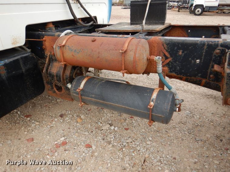 image for item DN5349 1980 GMC  truck cab and chassis