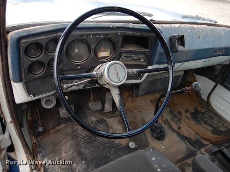 image for item DN5349 1980 GMC  truck cab and chassis