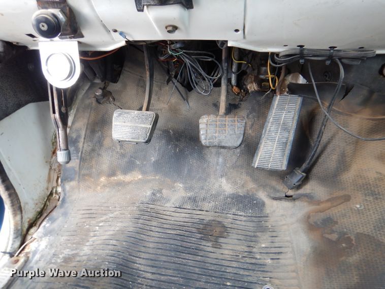 image for item DN5349 1980 GMC  truck cab and chassis