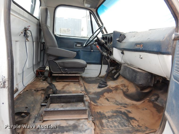 image for item DN5349 1980 GMC  truck cab and chassis