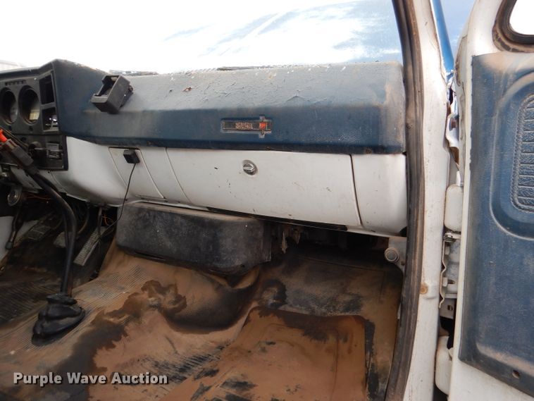 image for item DN5349 1980 GMC  truck cab and chassis