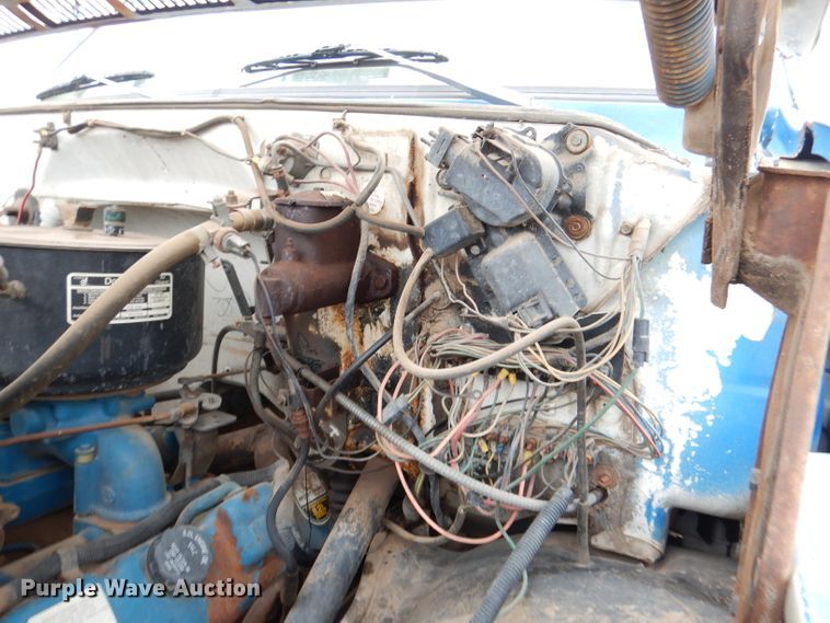 image for item DN5349 1980 GMC  truck cab and chassis