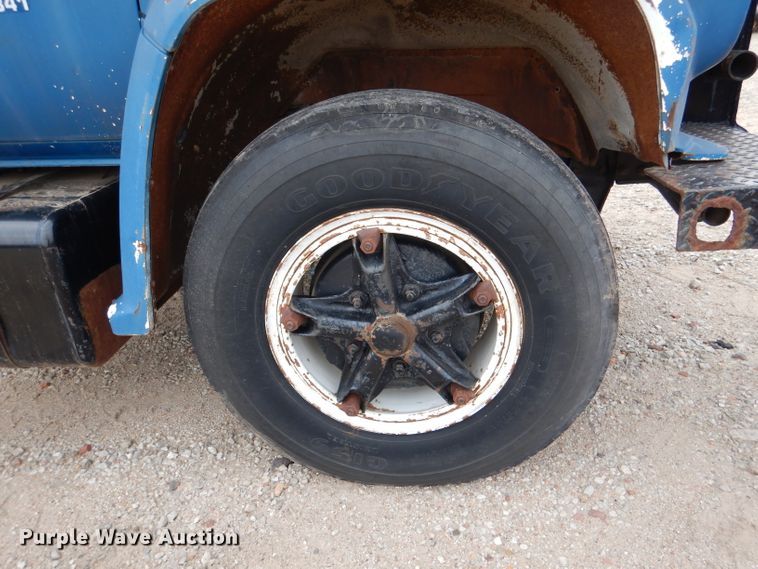 image for item DN5349 1980 GMC  truck cab and chassis