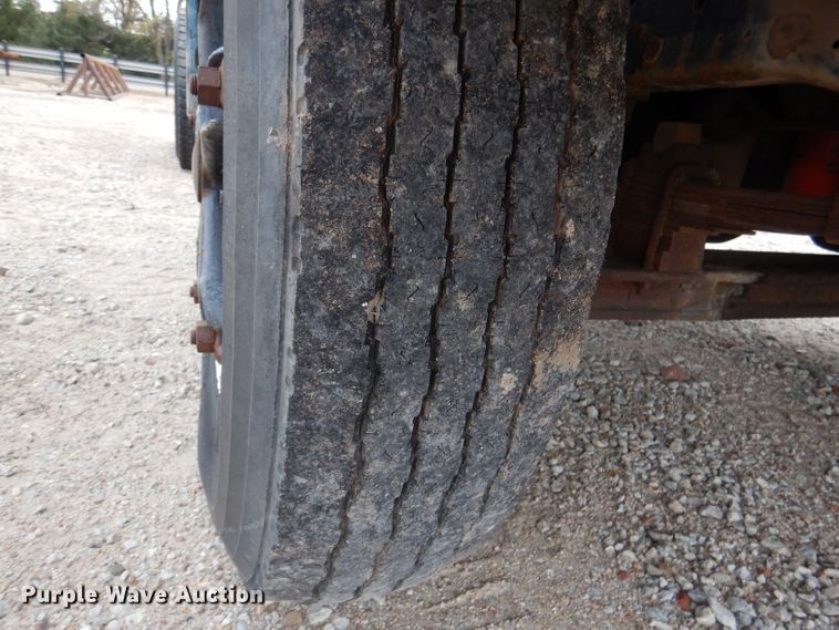 image for item DN5349 1980 GMC  truck cab and chassis