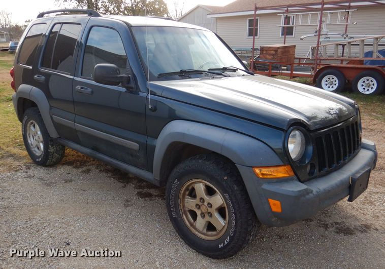 image for item DN5357 2005 Jeep Liberty  SUV