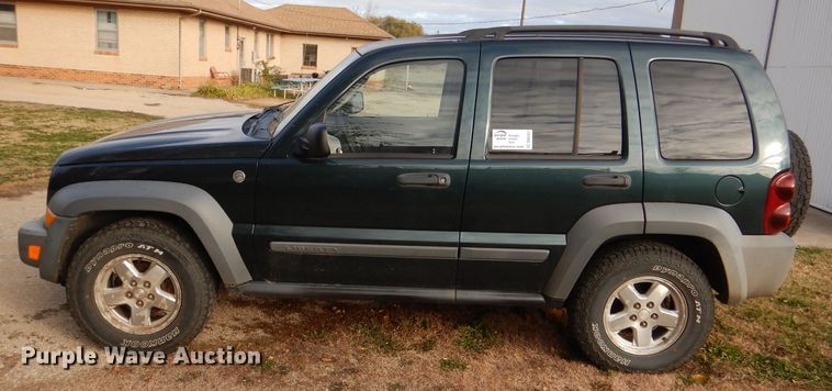 image for item DN5357 2005 Jeep Liberty  SUV