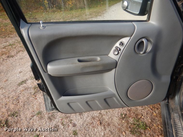 image for item DN5357 2005 Jeep Liberty  SUV