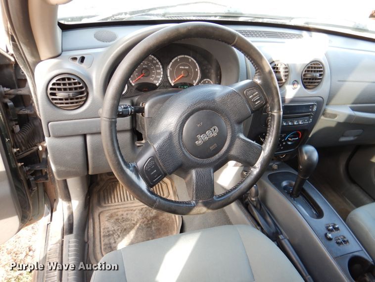 image for item DN5357 2005 Jeep Liberty  SUV