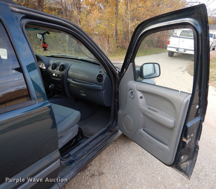 image for item DN5357 2005 Jeep Liberty  SUV