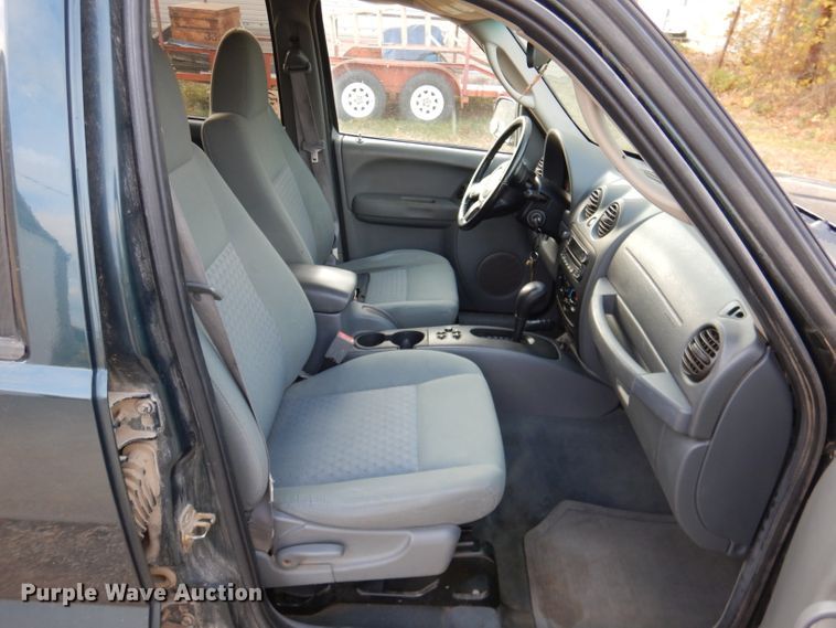 image for item DN5357 2005 Jeep Liberty  SUV