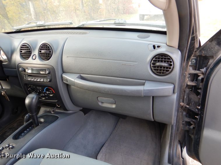 image for item DN5357 2005 Jeep Liberty  SUV