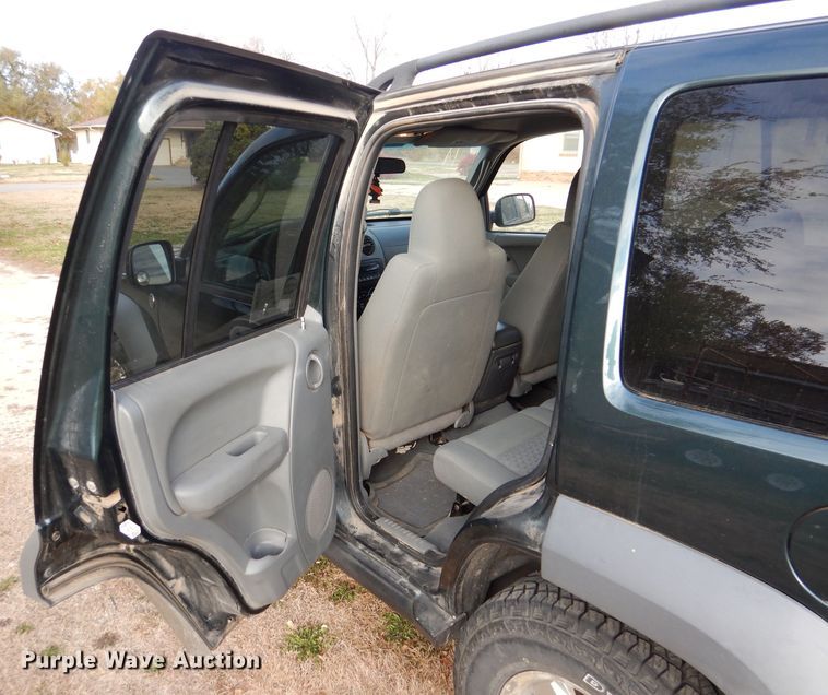 image for item DN5357 2005 Jeep Liberty  SUV