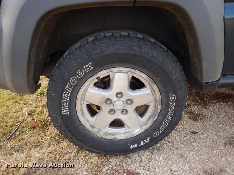 image for item DN5357 2005 Jeep Liberty  SUV