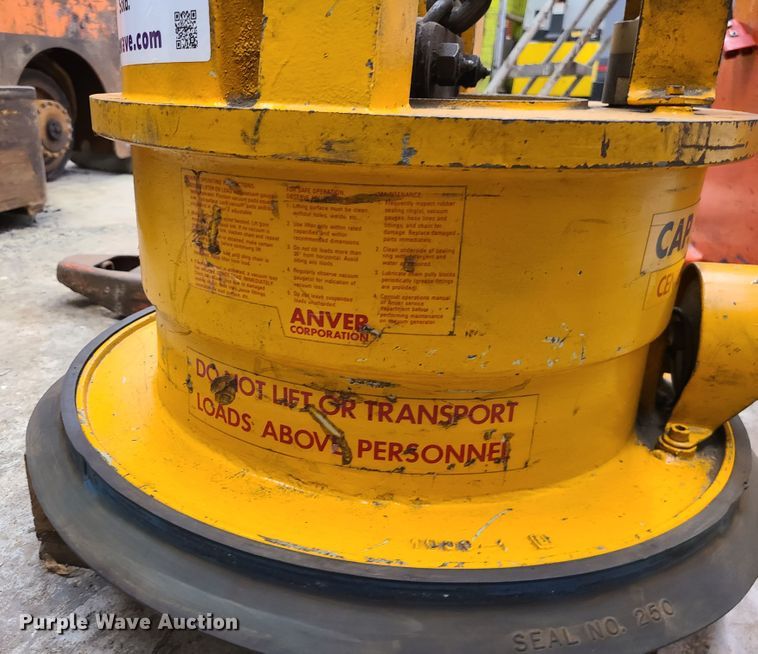 image for item DN5699 (2) vacuum lifts