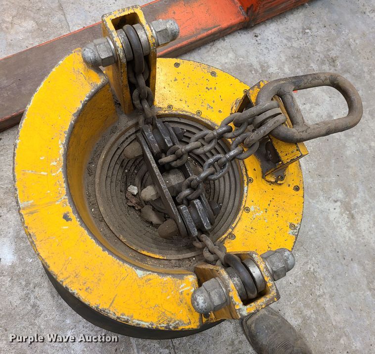 image for item DN5699 (2) vacuum lifts