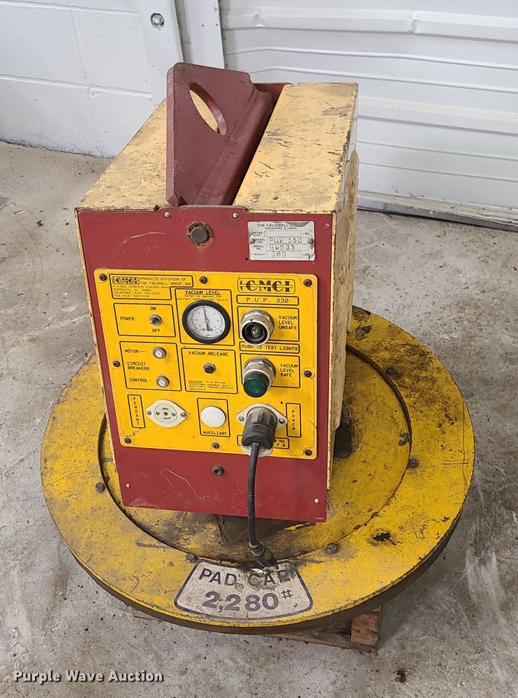 image for item DN5699 (2) vacuum lifts