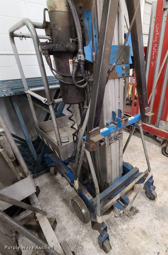 image for item DN5700 (2) vertical lifts