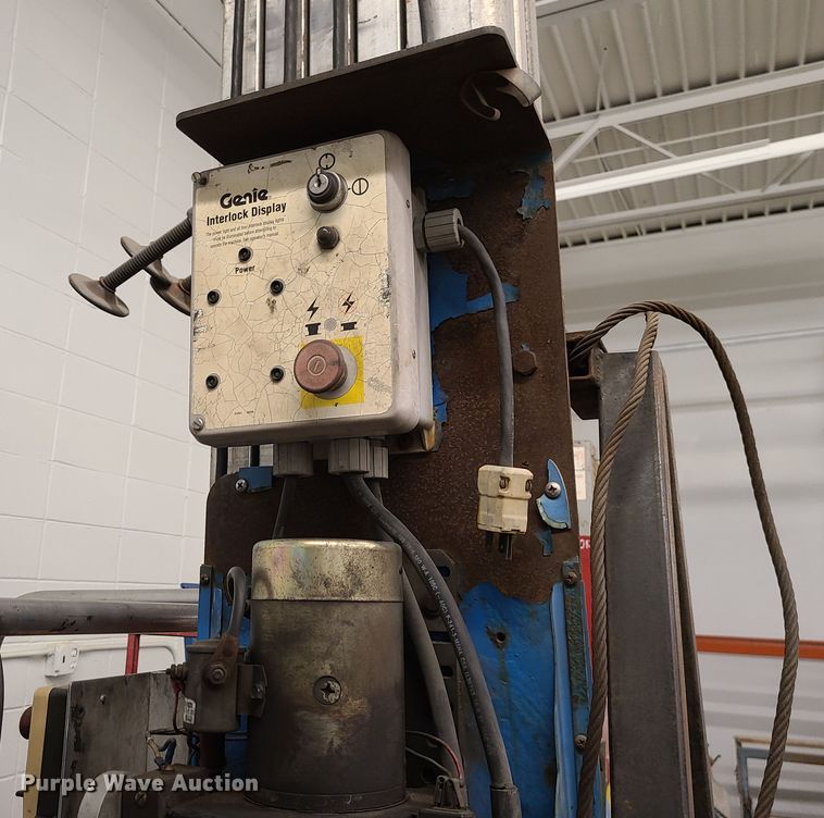 image for item DN5700 (2) vertical lifts