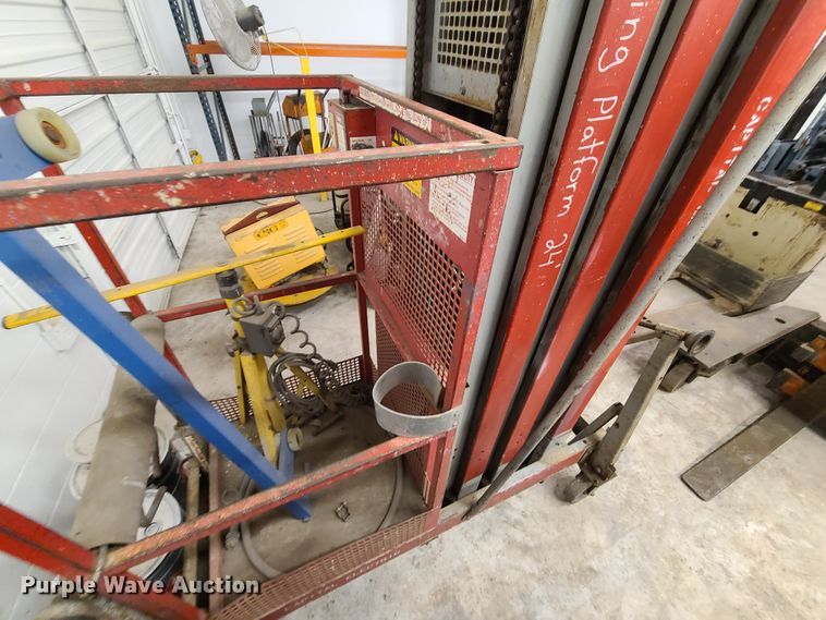 image for item DN5700 (2) vertical lifts