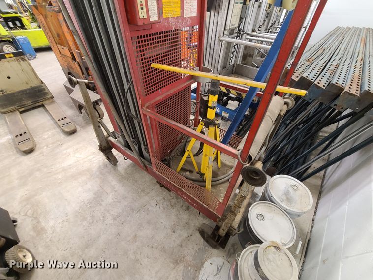 image for item DN5700 (2) vertical lifts