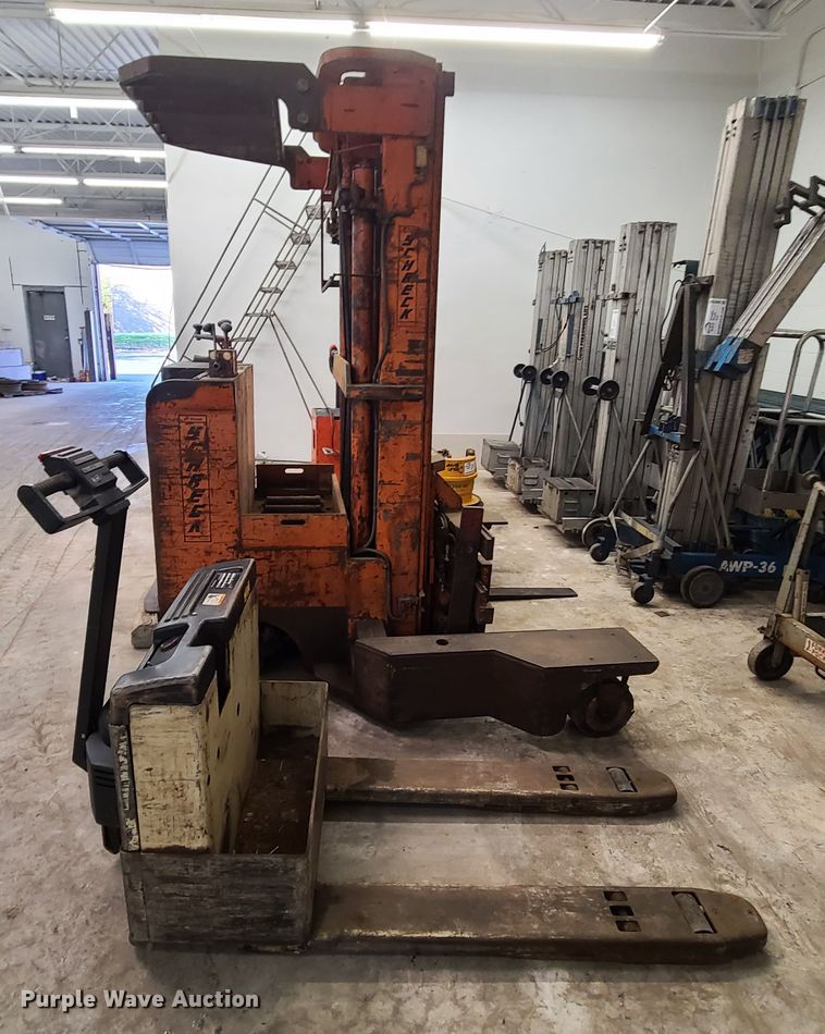 image for item DN5701 (3)  pallet jacks