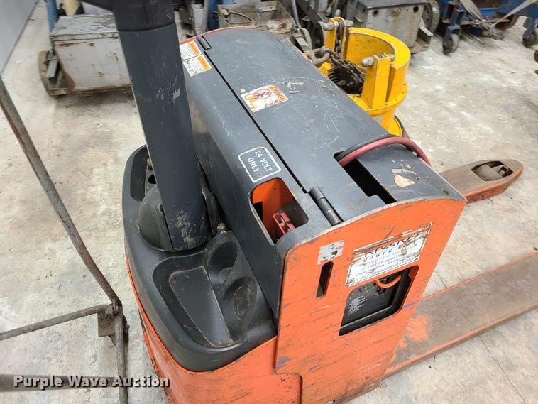 image for item DN5701 (3)  pallet jacks