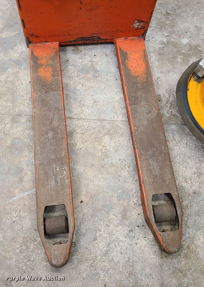 image for item DN5701 (3)  pallet jacks