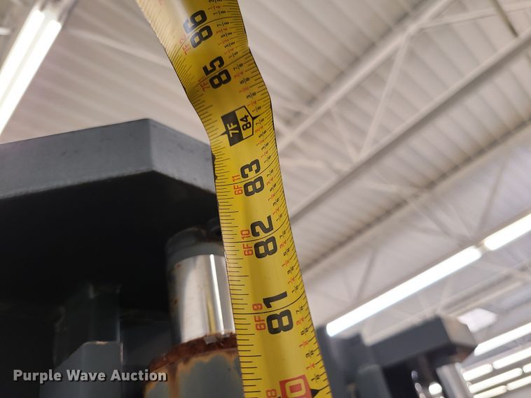 image for item DN5702 (2) forklift masts