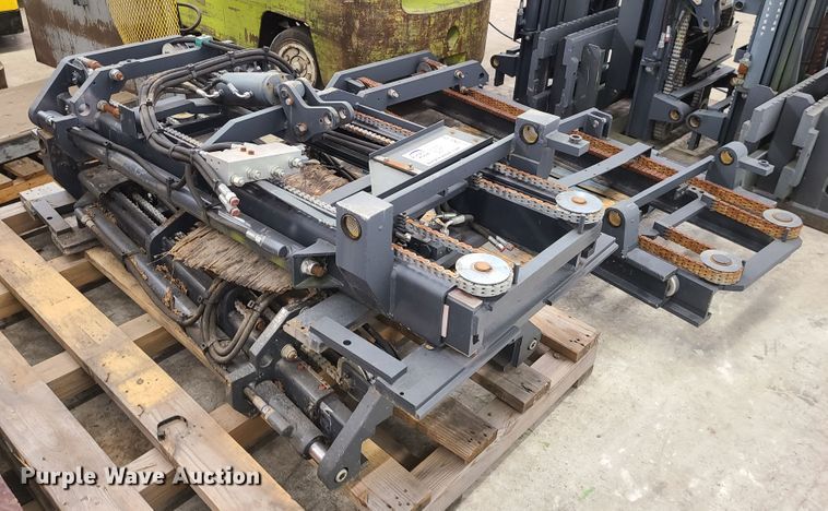 image for item DN5704 (3) forklift masts