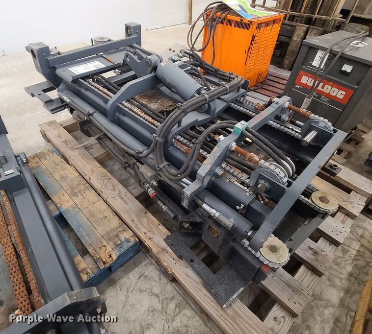 image for item DN5704 (3) forklift masts